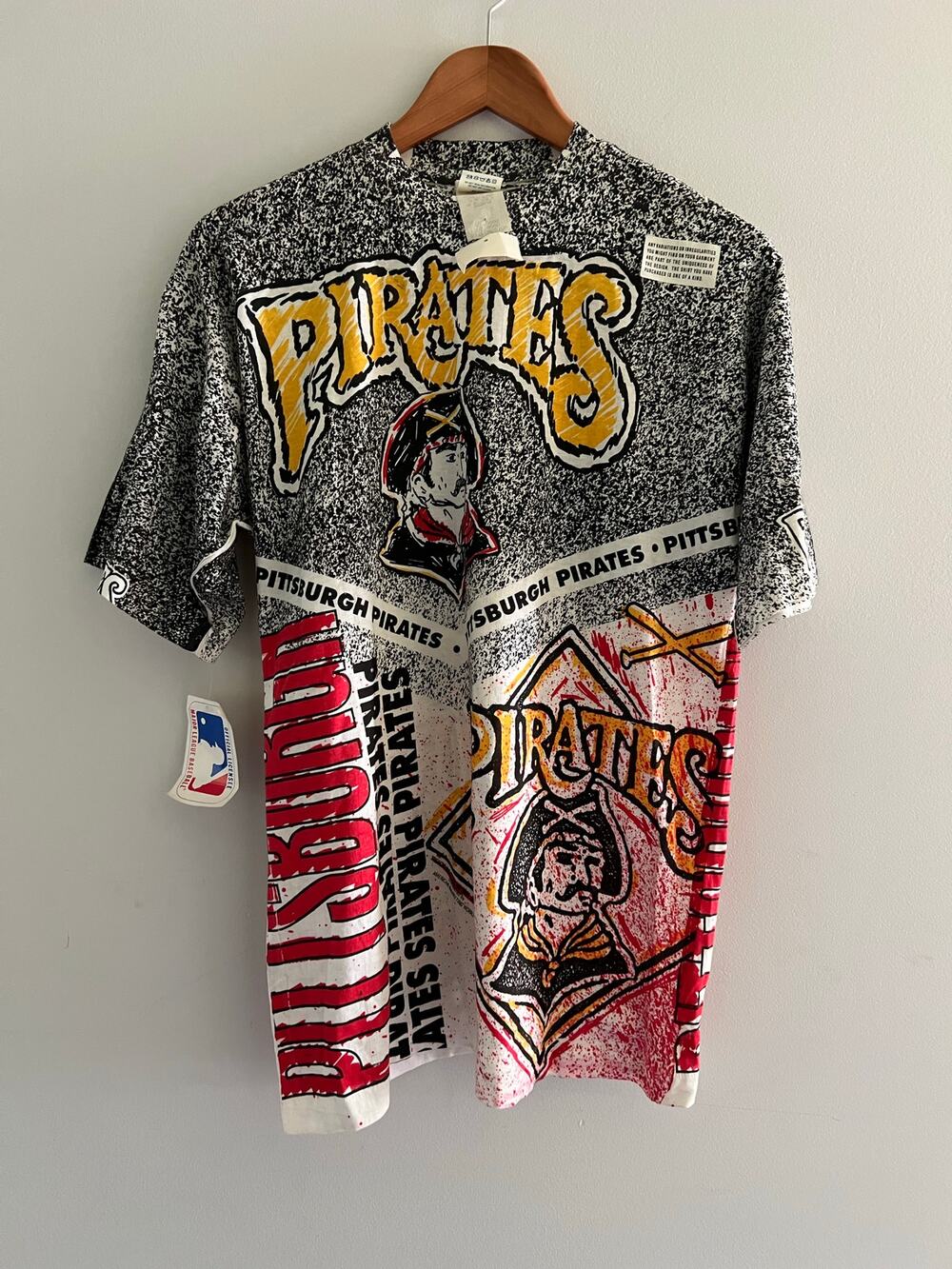 NOS Vintage 1991 Pittsburgh Pirates Men’s T-Shirt 100% Cotton Size Medium JL